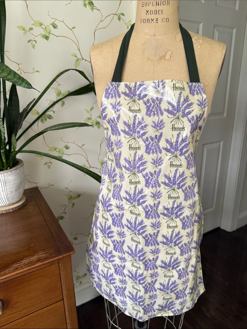 Harrods Knightsbridge Lavender Botanical Print Vinyl Cooking Craft Garden Apron